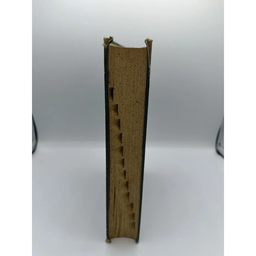 Webster's New Collegiate Dictionary 1960‎ 2nd Edition Thin Paper Vintage Book